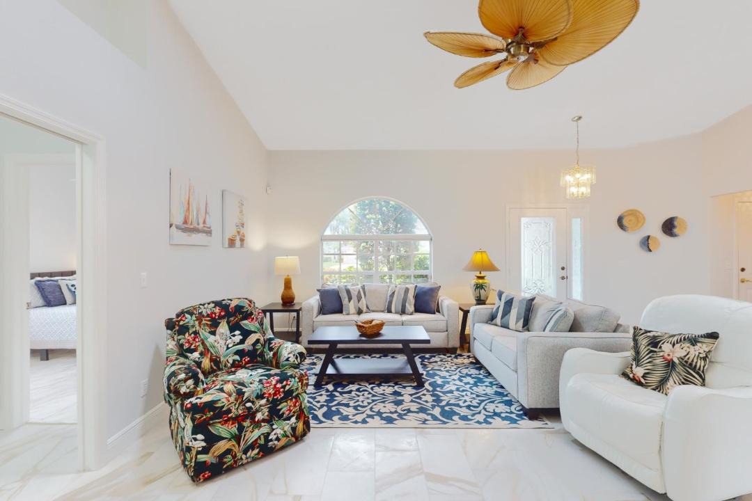 Photo of Livingroom in Crown Pointe