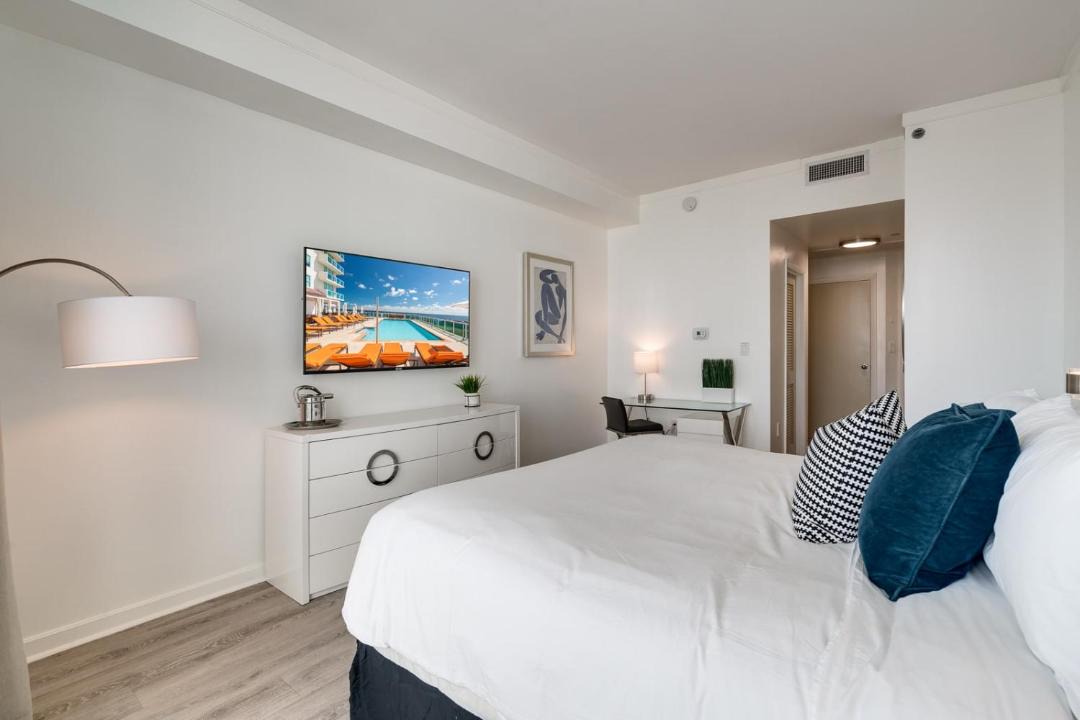 Photo of Bedroom in Coconut Grove