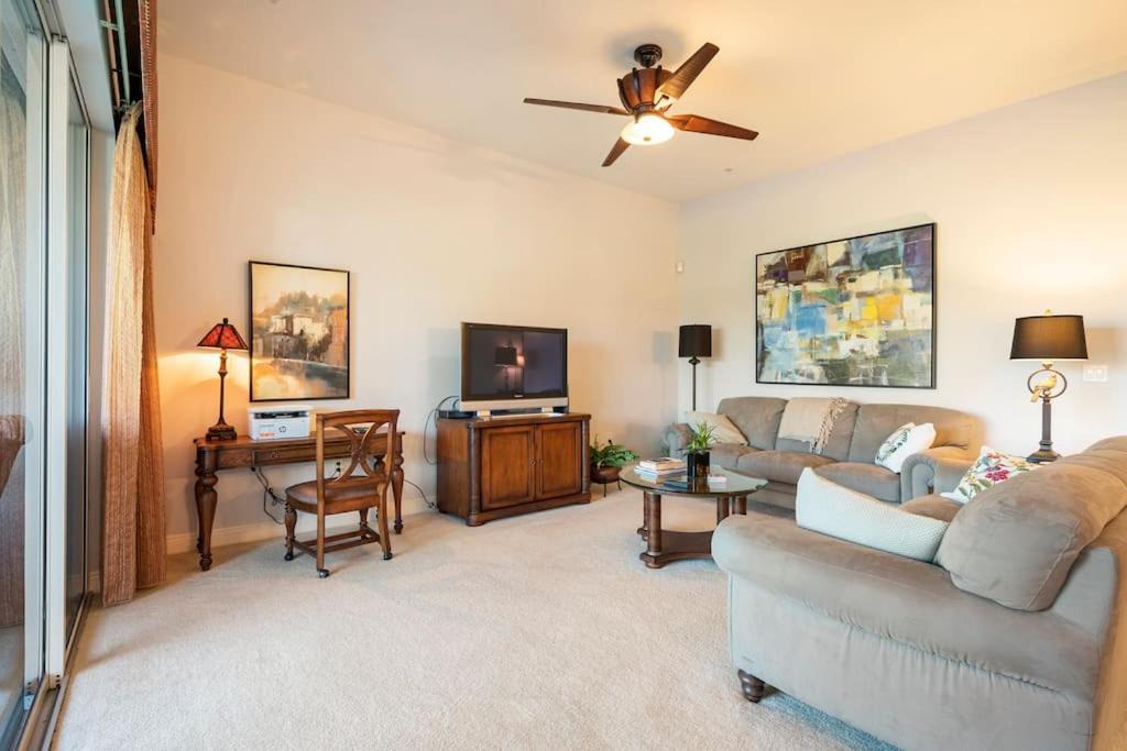 Photo of Livingroom in Imperial Golf Estates