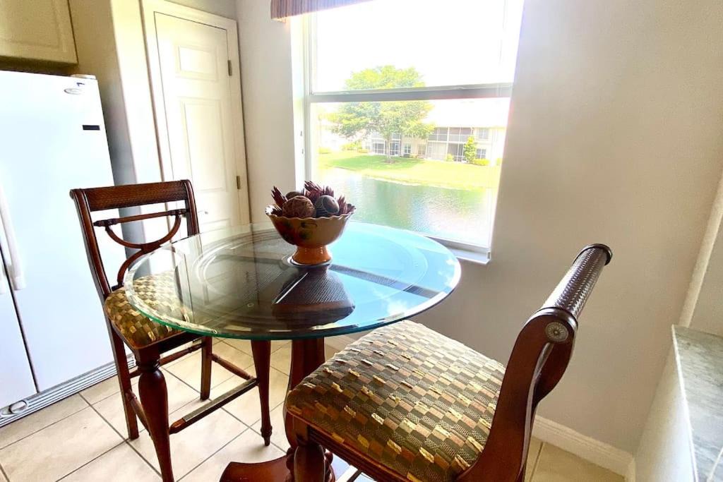 Photo of Livingroom in Imperial Golf Estates