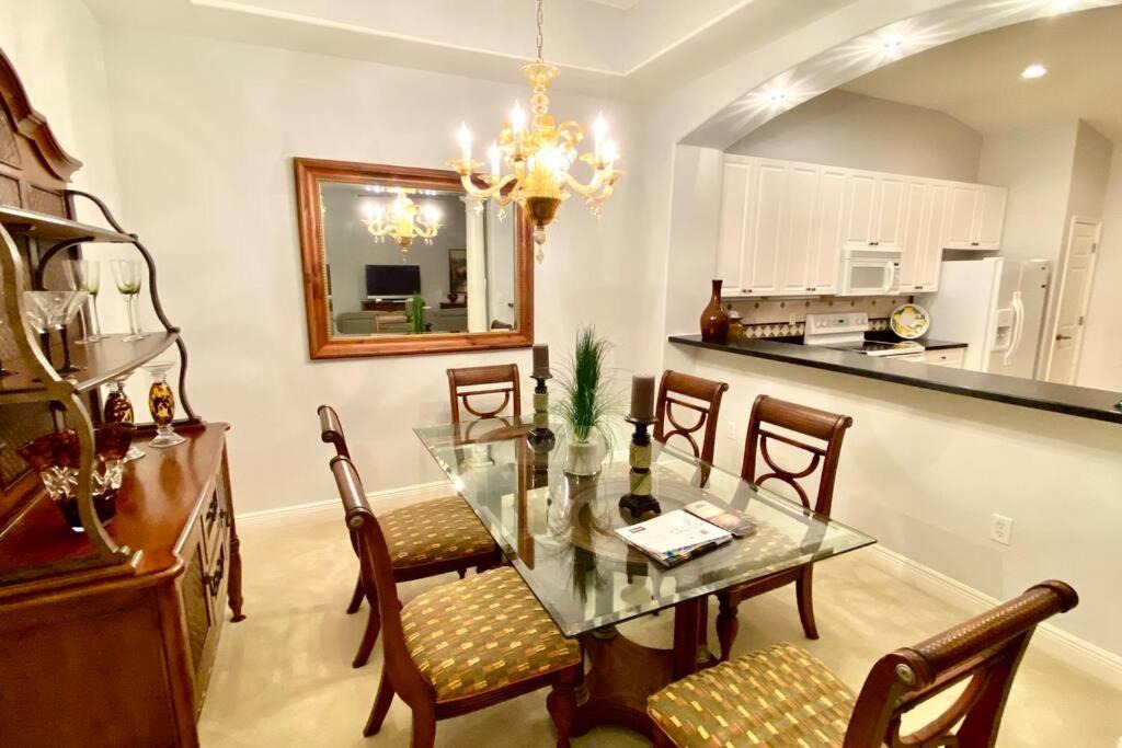 Photo of Livingroom in Imperial Golf Estates