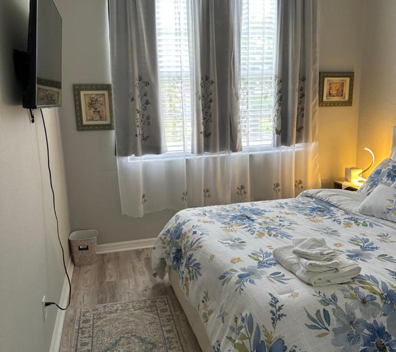 Photo of Bedroom in Sunshine