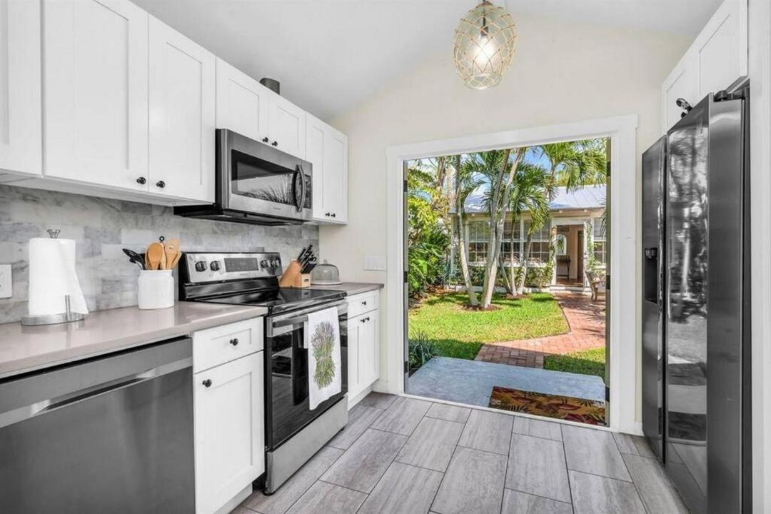 Photo of Kitchen in Flamingo Parks