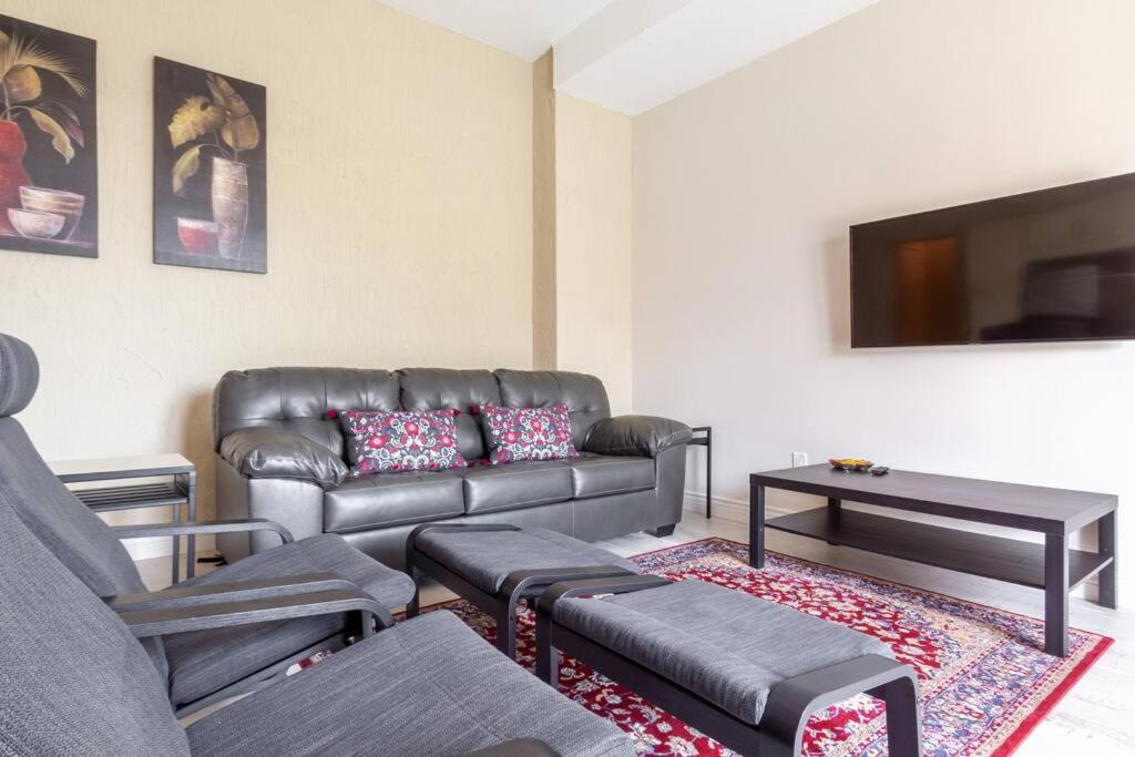 Photo of Livingroom in Imperial Point