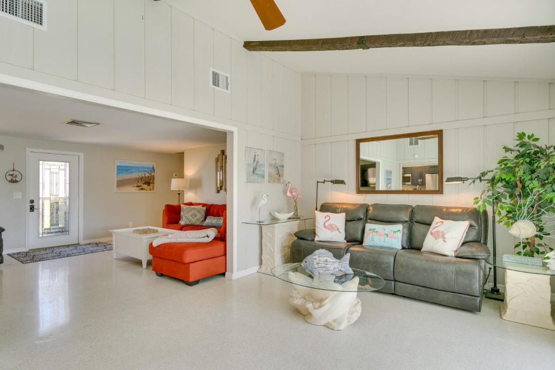 Photo of Livingroom in Lochmoor Waterway Estates