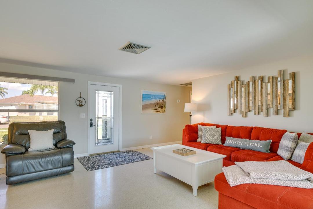Photo of Livingroom in Lochmoor Waterway Estates