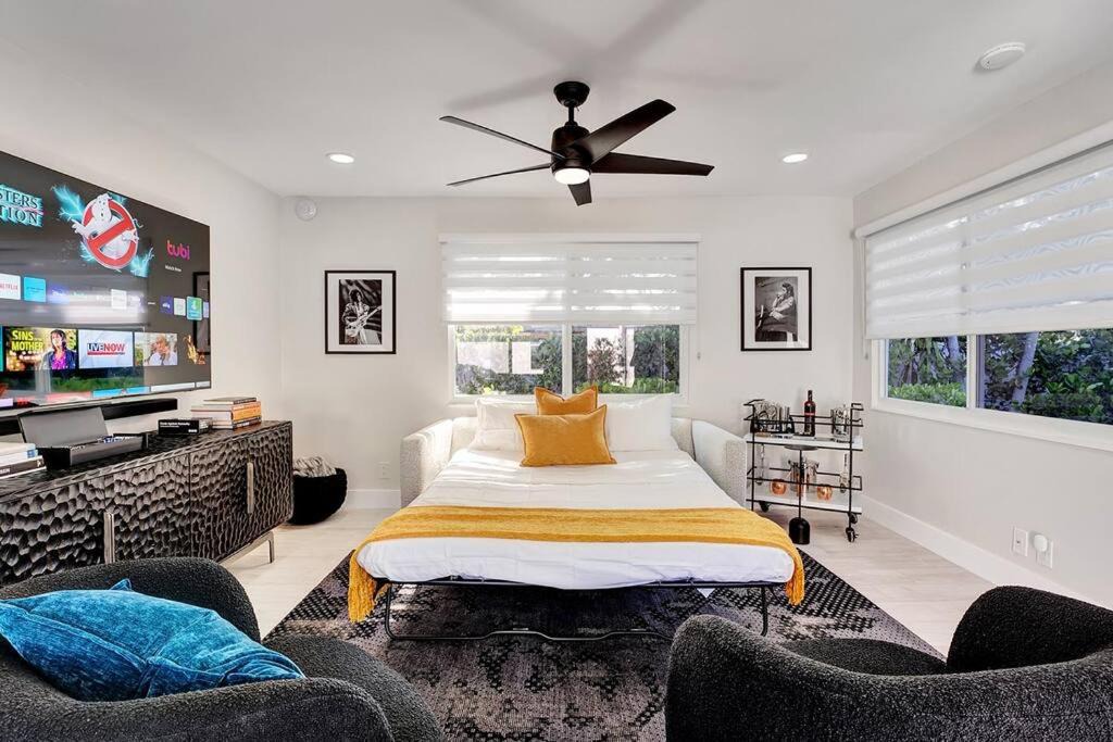 Photo of Others in Poinsettia Heights