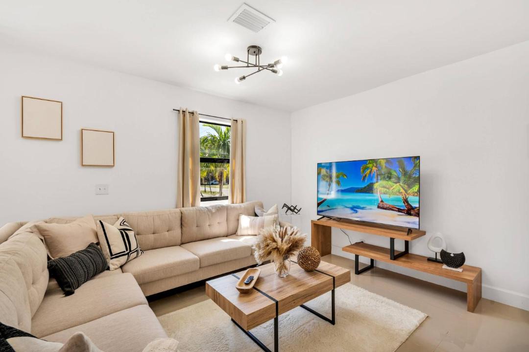 Photo of Livingroom in Dania Beach