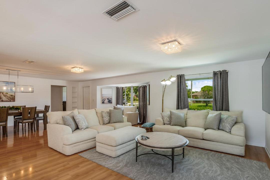Photo of Livingroom in Naples Park