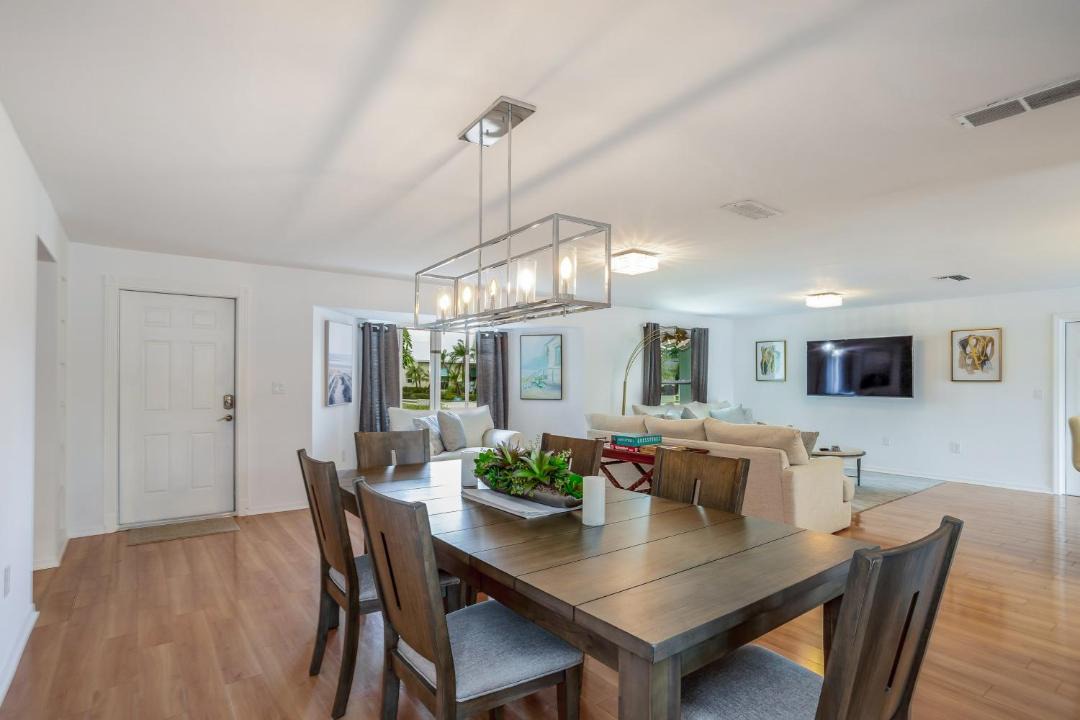 Photo of Livingroom in Naples Park