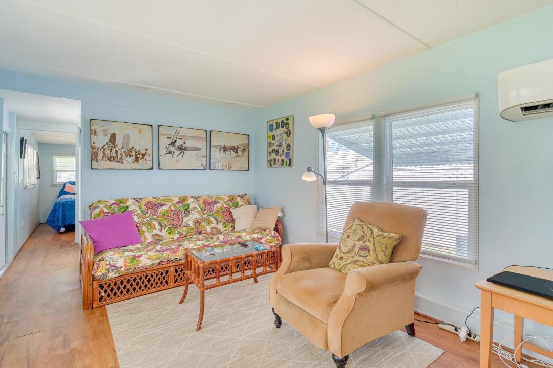 Photo of Livingroom in Signal Cove