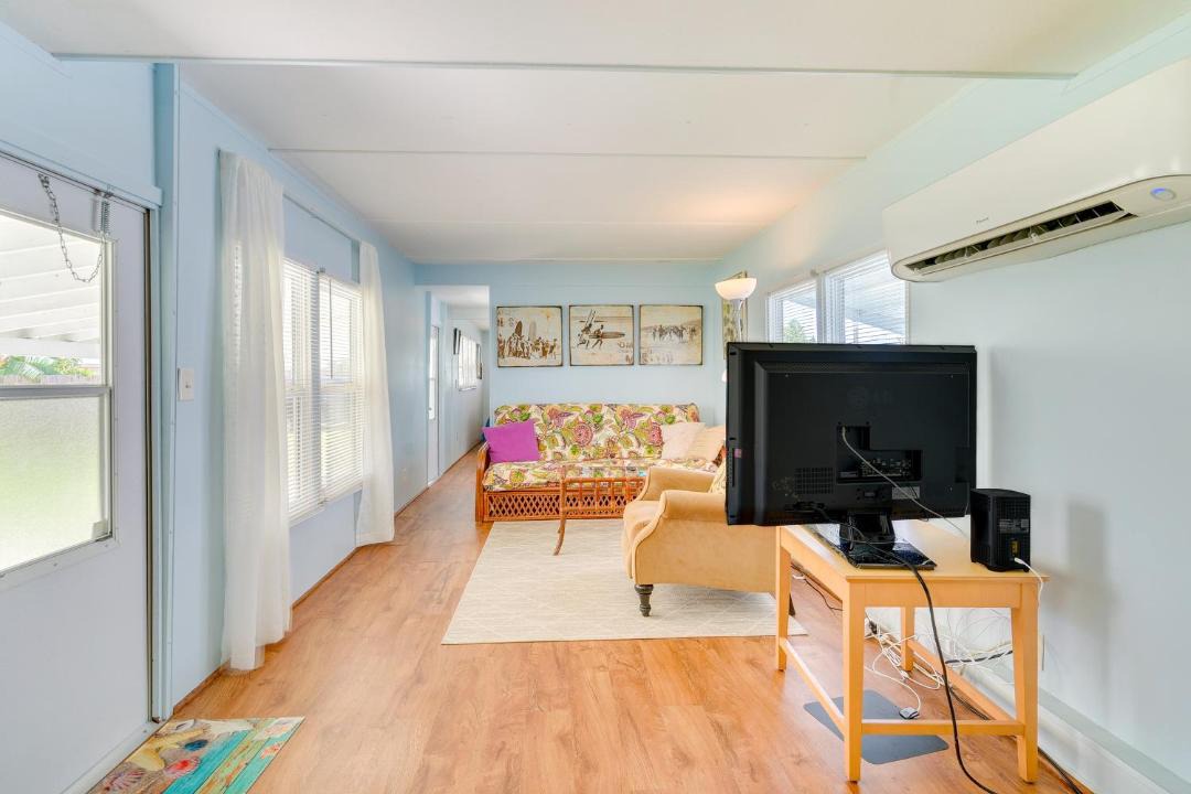 Photo of Livingroom in Signal Cove