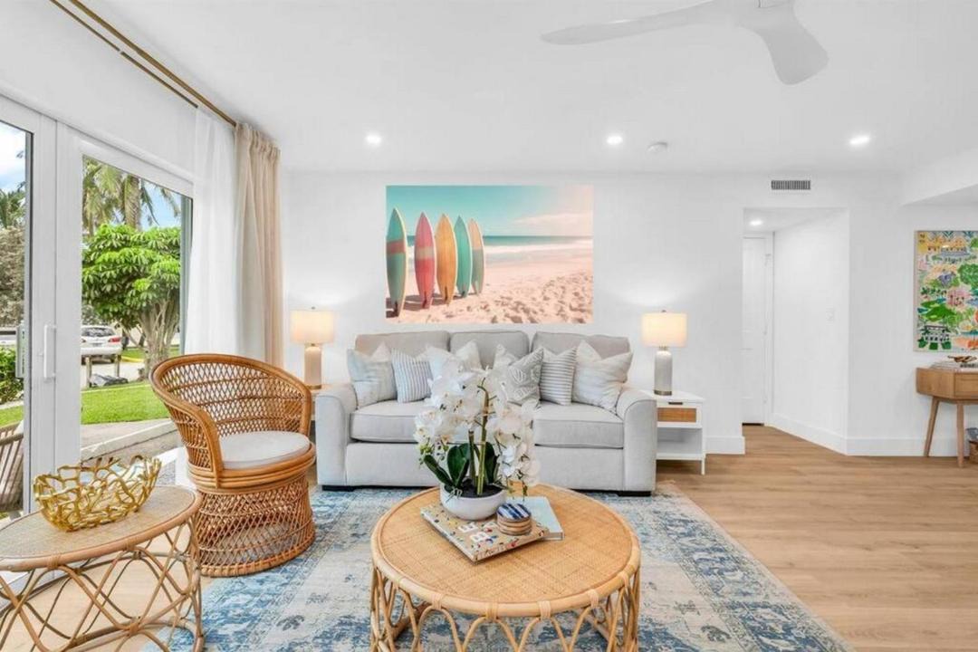 Photo of Livingroom in Juno Beach