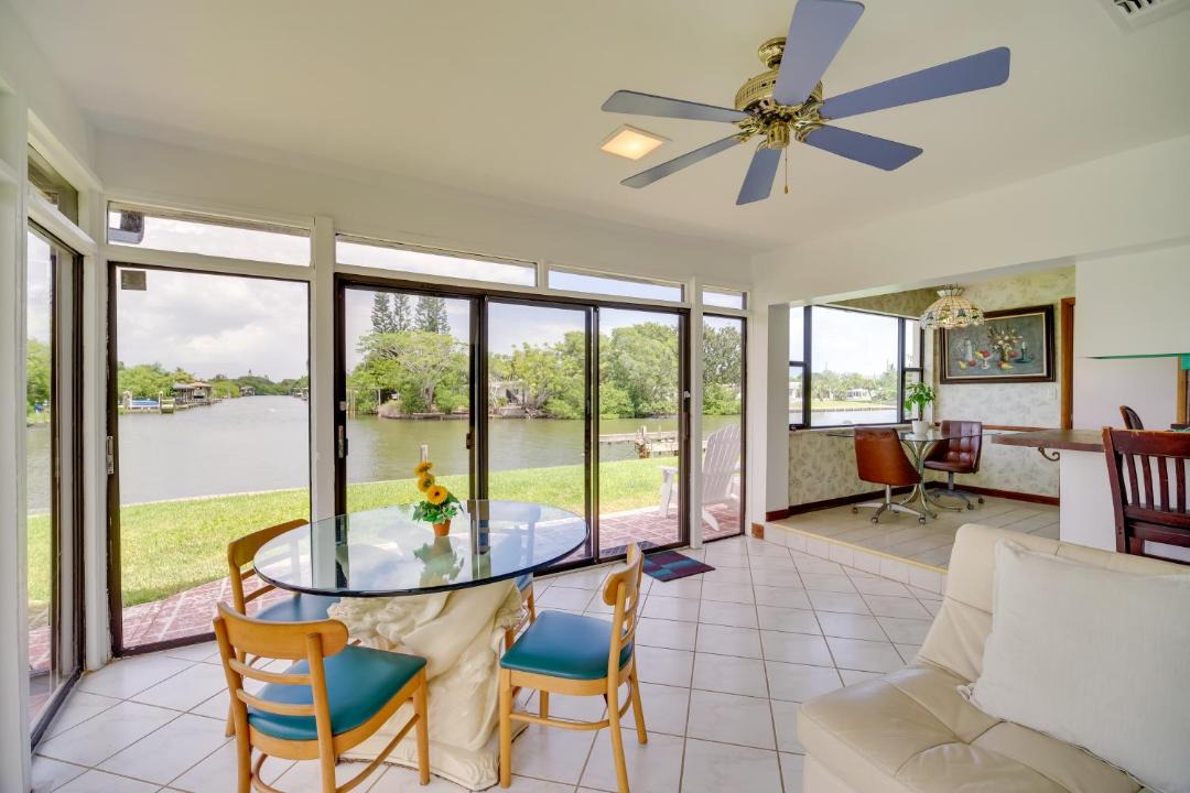 Photo of Livingroom in Cocoa Beach