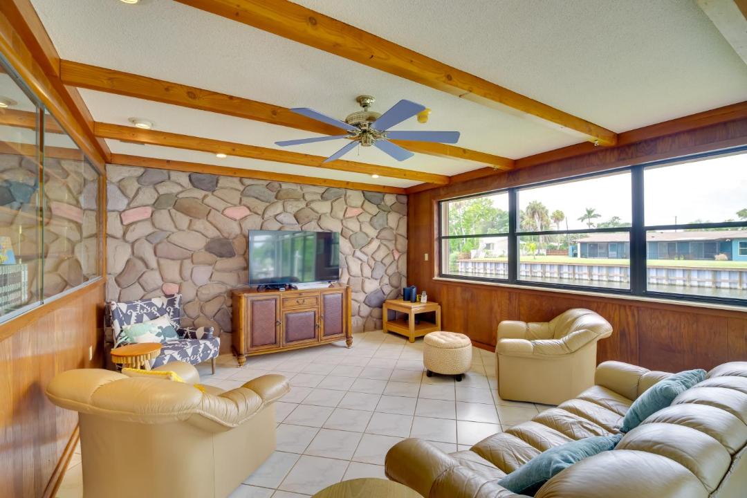 Photo of Livingroom in Cocoa Beach