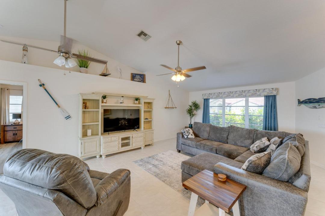 Photo of Livingroom in Burnt Store Isles