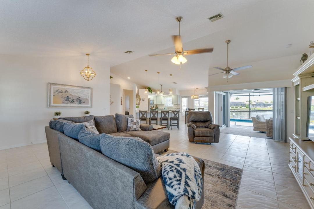 Photo of Livingroom in Burnt Store Isles