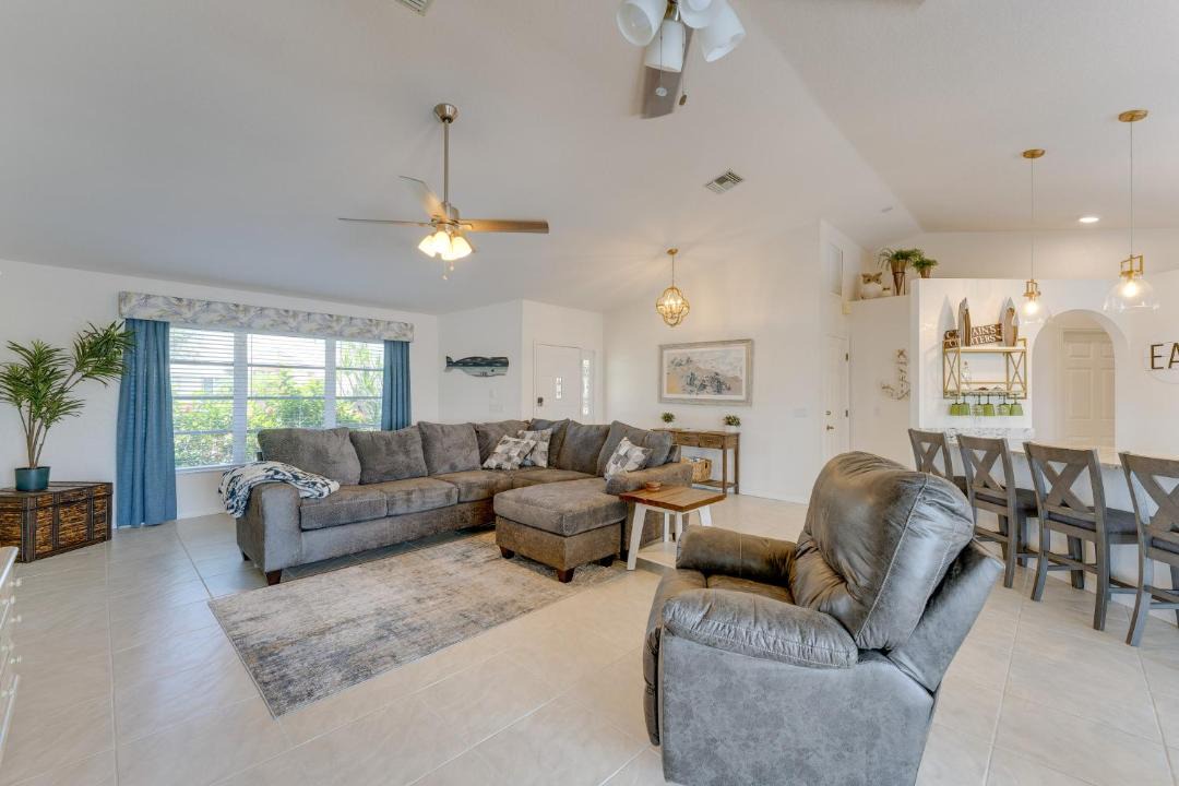 Photo of Livingroom in Burnt Store Isles