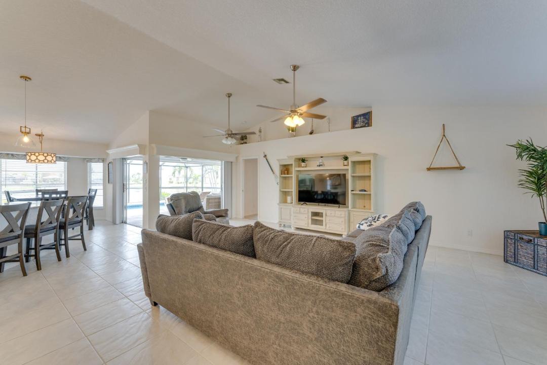 Photo of Livingroom in Burnt Store Isles