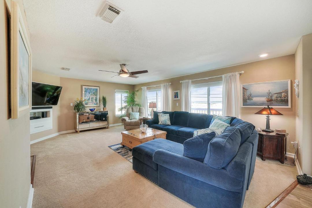 Photo of Livingroom in Navarre Beach