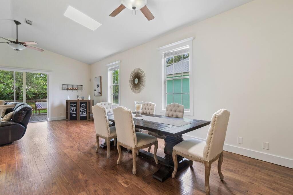 Photo of Livingroom in Jupiter