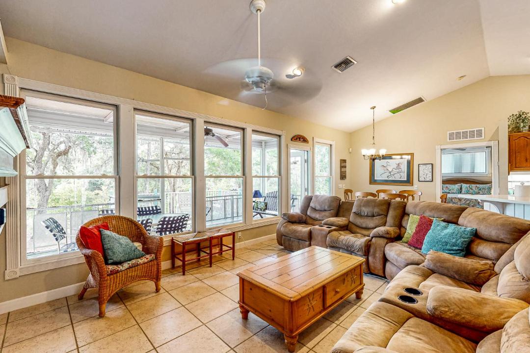 Photo of Livingroom in Bell