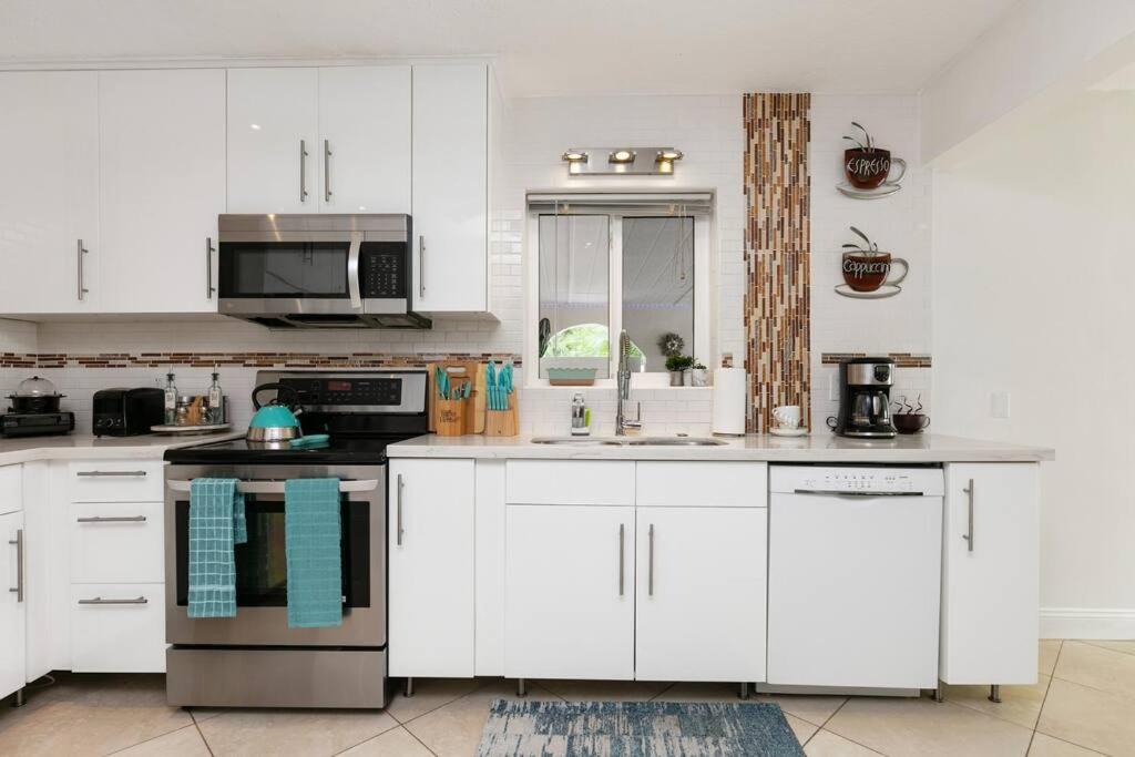 Photo of Kitchen in Poinsettia Heights