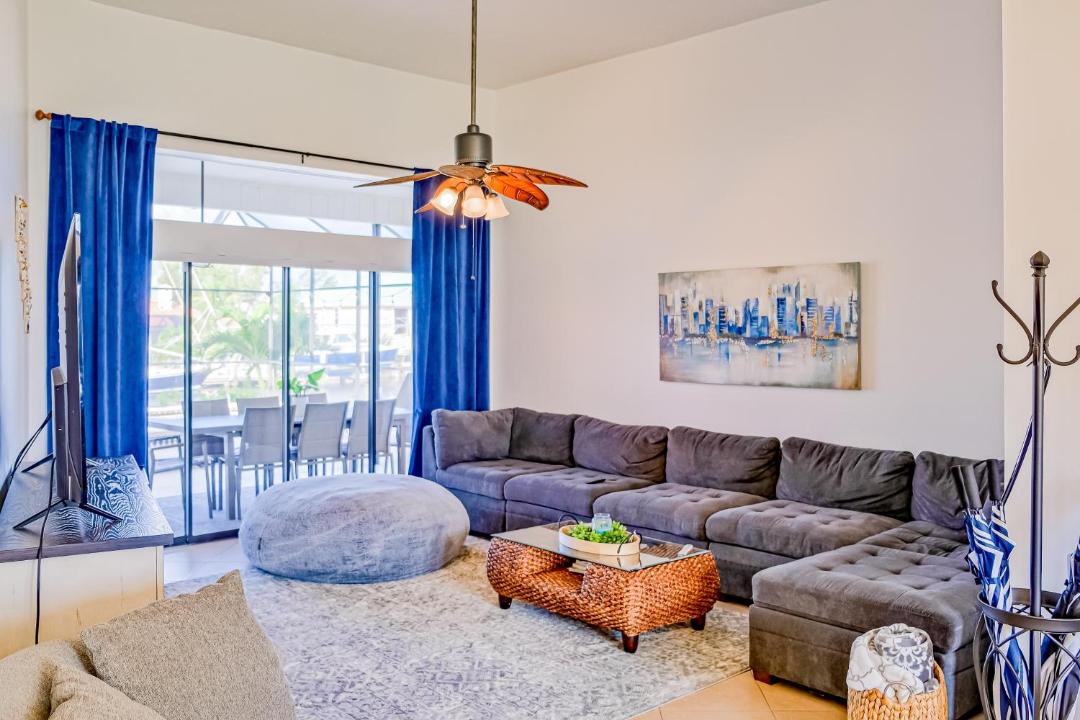 Photo of Livingroom in Edgewater