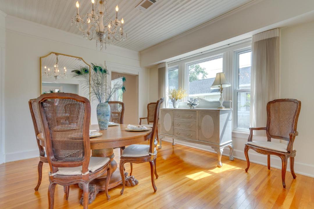 Photo of Livingroom in East Hill