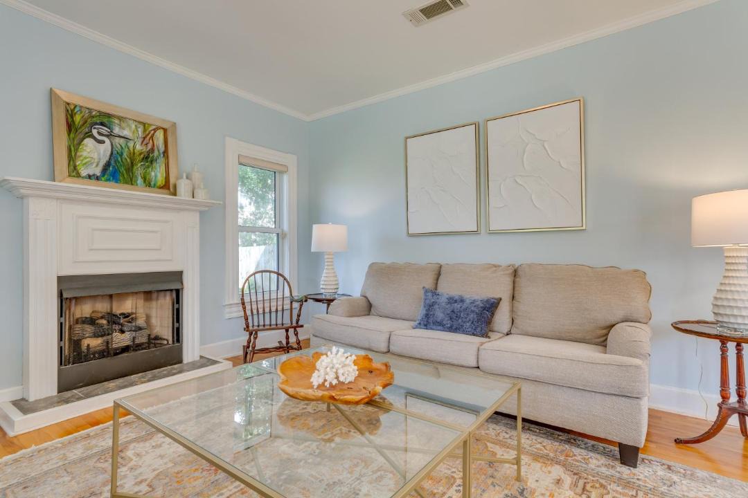 Photo of Livingroom in East Hill