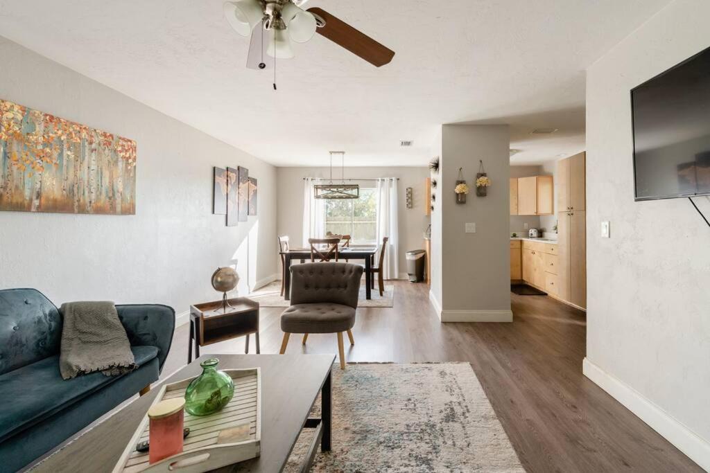 Photo of Livingroom in University Heights