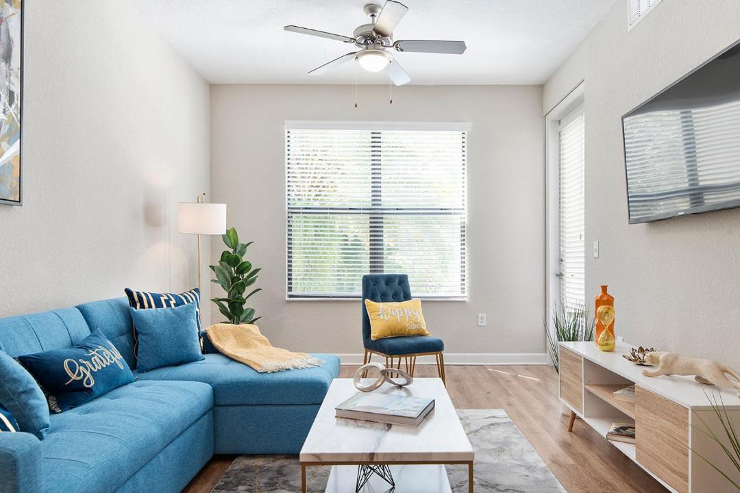 Photo of Livingroom in Carver City - Lincoln Gardens