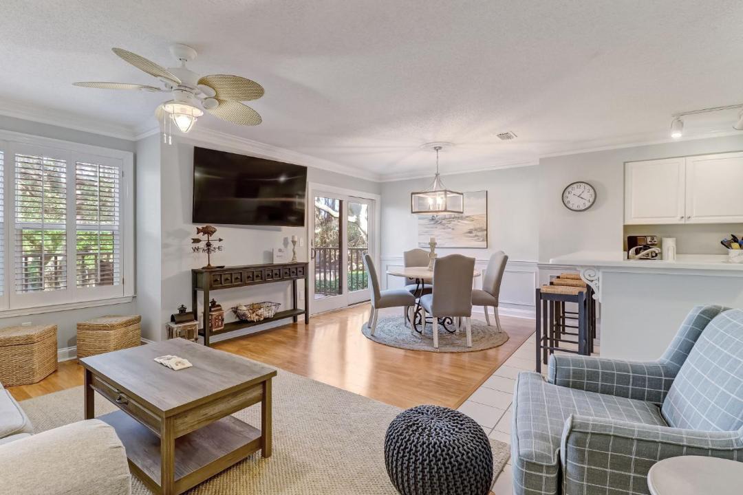 Photo of Livingroom in Amelia City