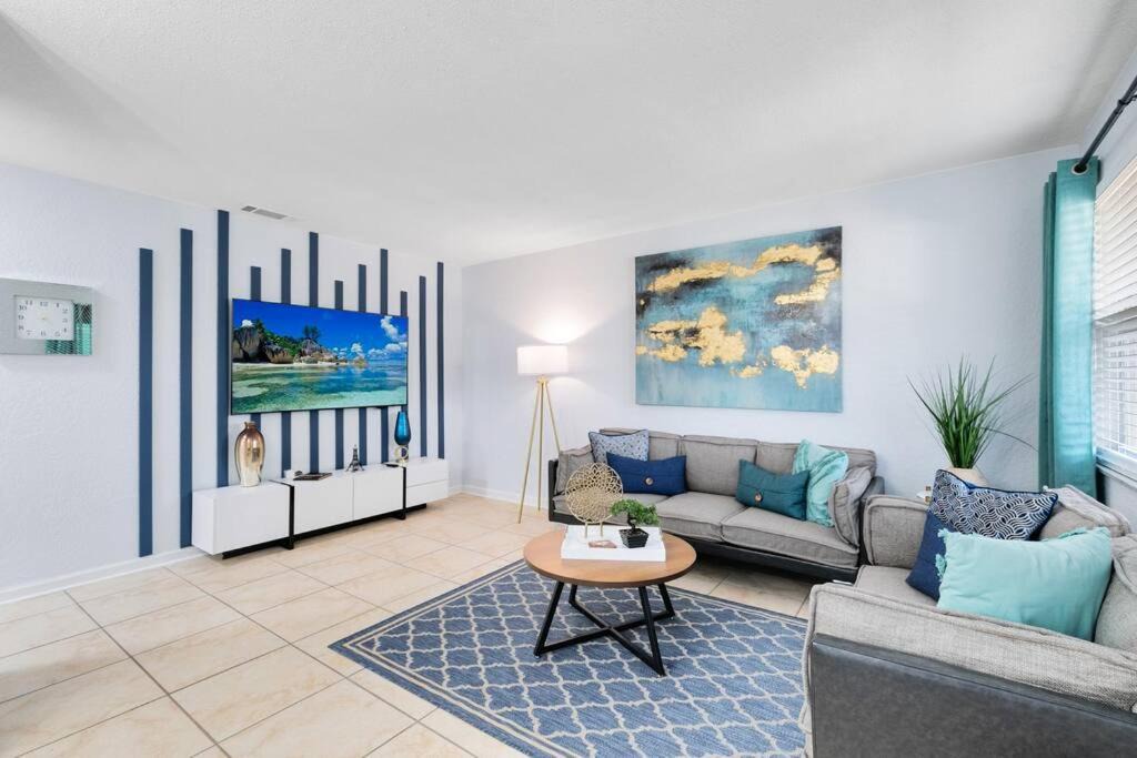 Photo of Livingroom in Indian Harbour Beach