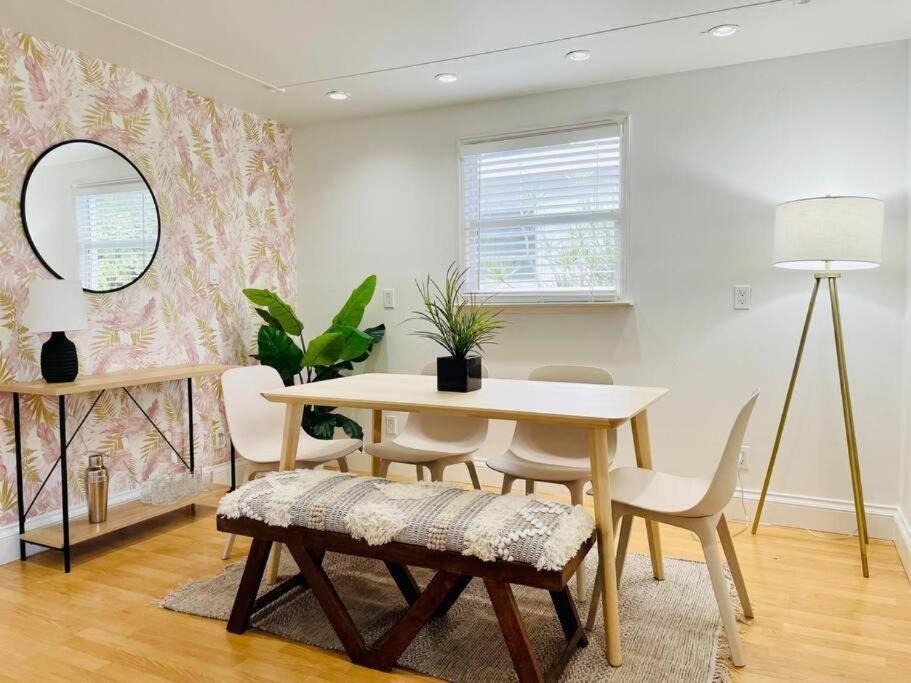 Photo of Livingroom in Wilton Manors