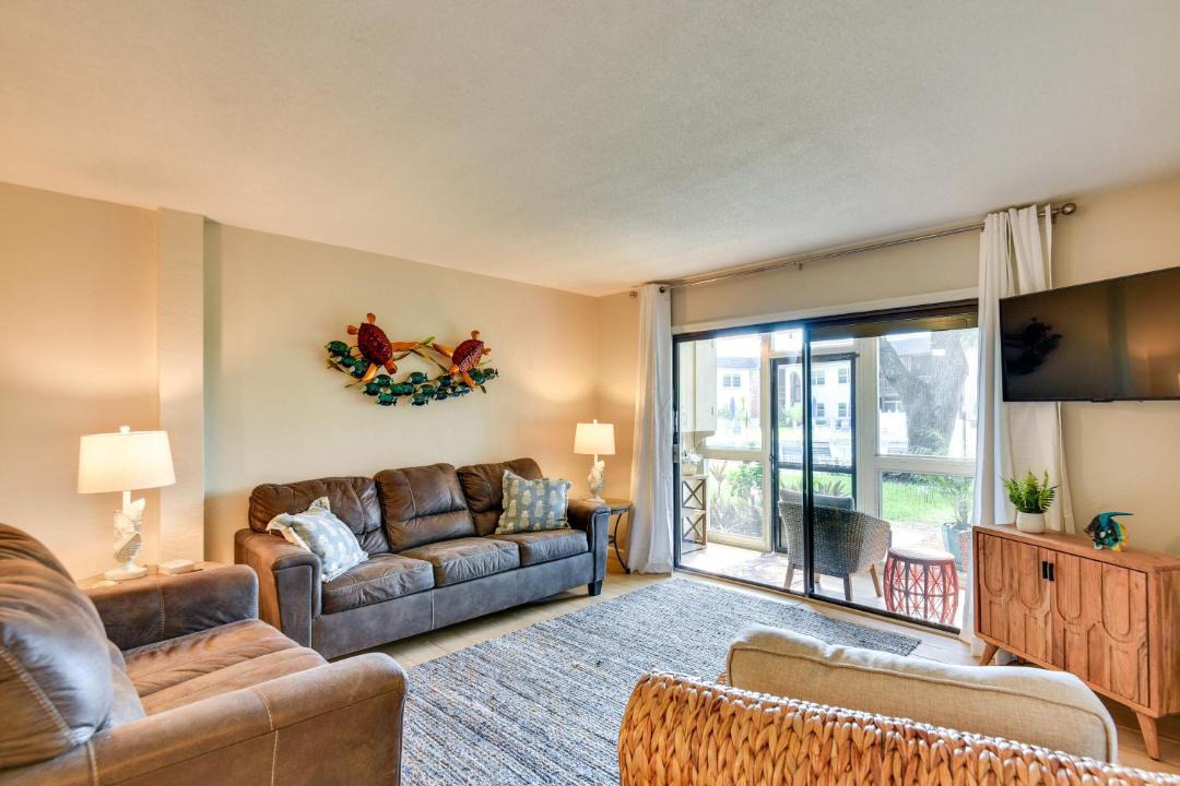 Photo of Livingroom in Coronado Cove