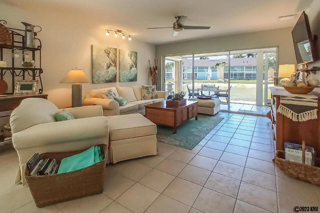 Photo of Livingroom in Imperial Golf Estates