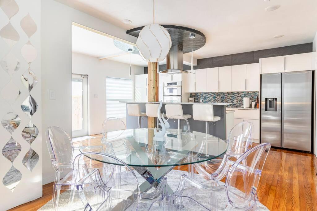 Photo of Livingroom in Lake Ridge