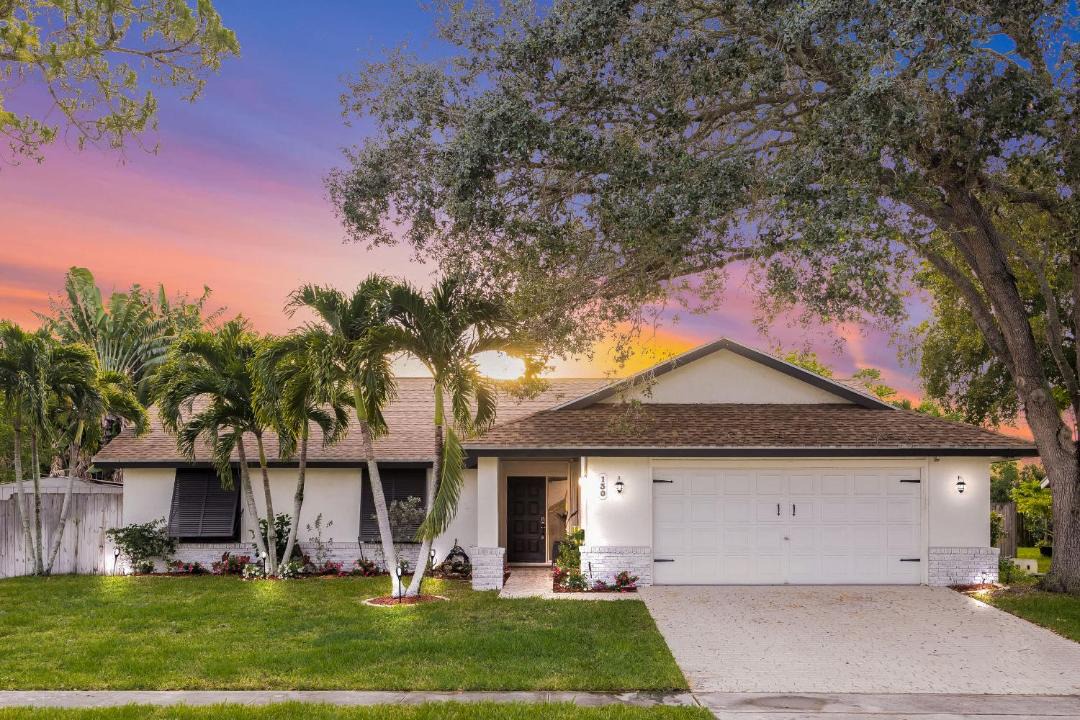 Photo of Buildings in Royal Palm Beach