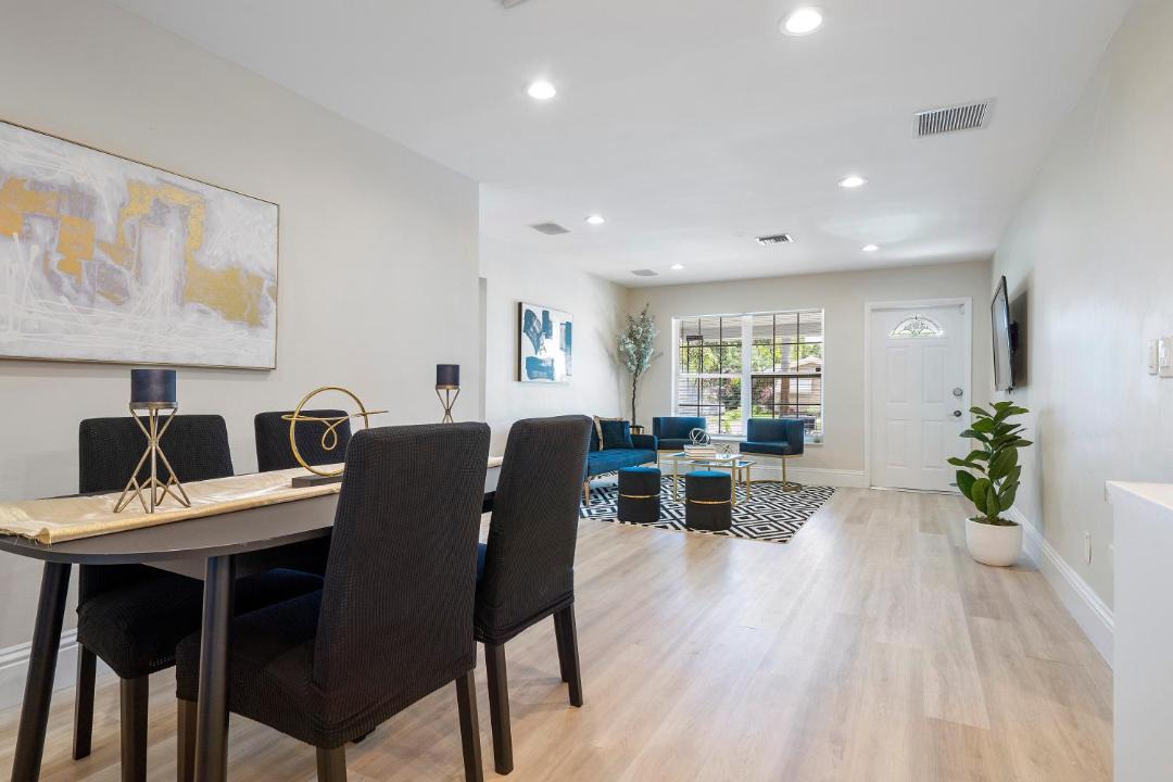 Photo of Livingroom in North Andrews Gardens