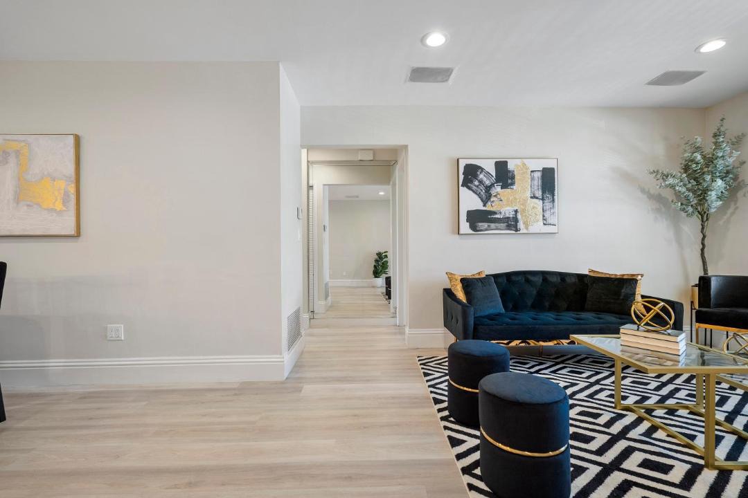Photo of Livingroom in North Andrews Gardens
