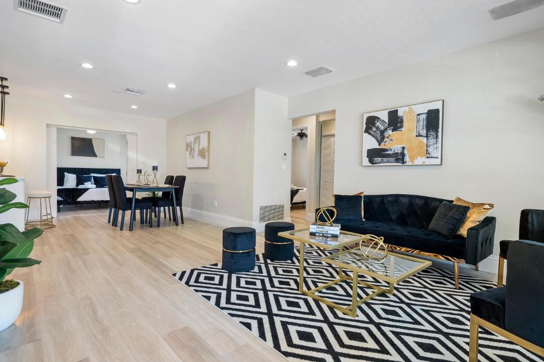 Photo of Livingroom in North Andrews Gardens