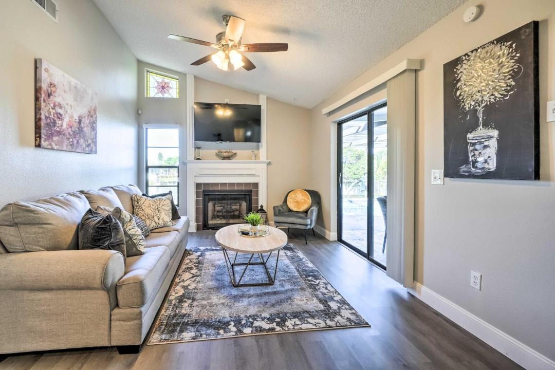 Photo of Livingroom in Regency Park