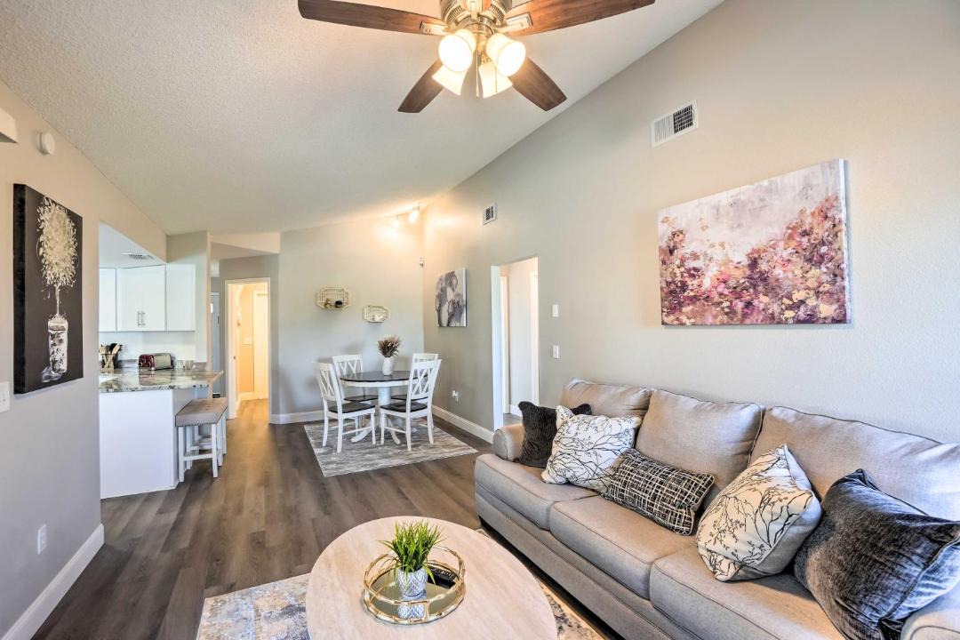Photo of Livingroom in Regency Park