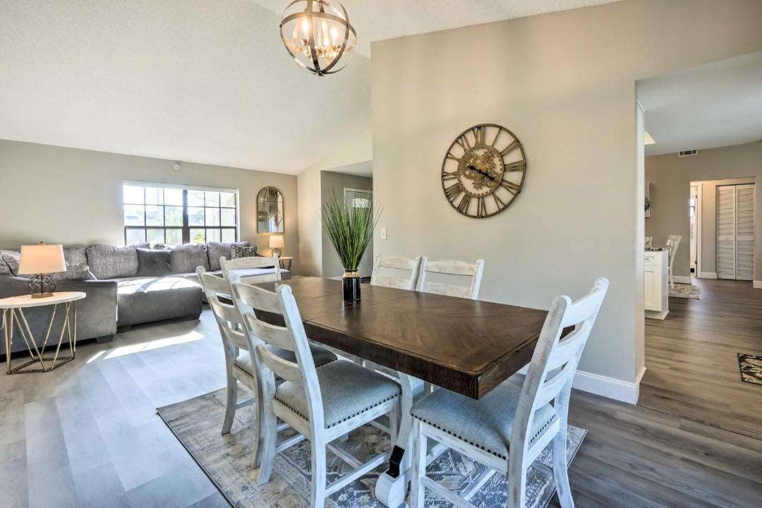 Photo of Livingroom in Regency Park