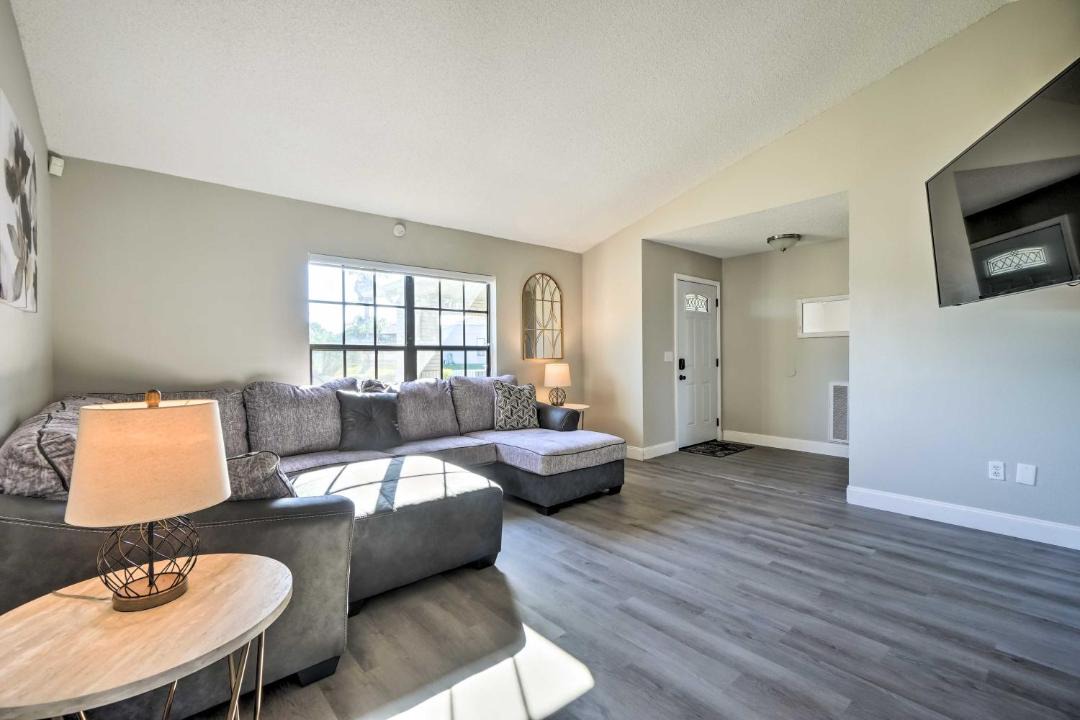 Photo of Livingroom in Regency Park