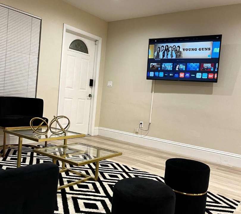 Photo of Livingroom in North Andrews Gardens