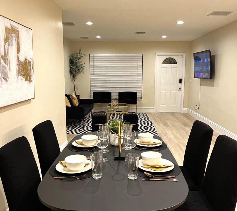 Photo of Livingroom in North Andrews Gardens