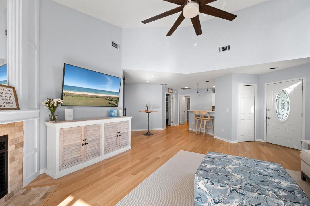 Photo of Livingroom in Palm Valley
