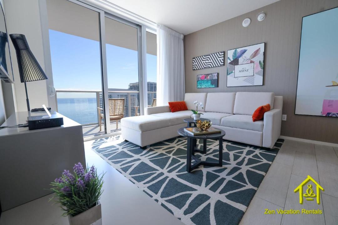 Photo of Livingroom in Hollywood South Central Beach